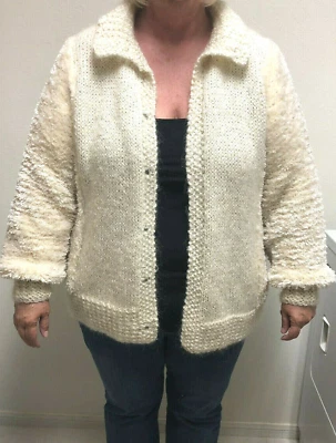 Cárdigan tejido a mano suéter cuello marfil con hilos plateados talla 1X hecho a mano Foto 1 de 4