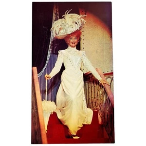 Antigua postal policromada Betty Grable Riviera Hello Dolly años 60 de colección de Las Vegas - Imagen 1 de 3