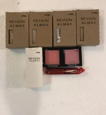 Revlon Powder Brush 032 020, Skinlights Face Glow, Colorstay Natural Foundation - Image 1 of 4