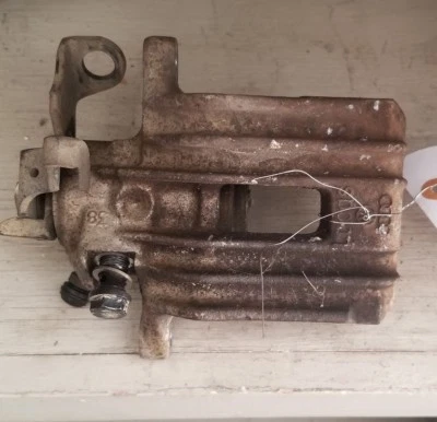 大众大众高尔夫捷达甲壳虫车手后卡钳 1J0 615 423 G — 第 1/2 张图片