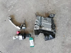 Centralina motore Renault Clio III 3 1.5 dci 8200565963 blocchetto accensione immobilizzatore - Foto 1 di 7