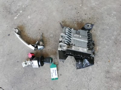 Centralina motore Renault Clio III 3 1.5 dci 8200565963 blocchetto accensione immobilizzatore - Immagine 1 di 4