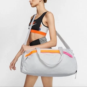 Nike RADIATE CLUB Duffle Bag Weiß Orange Pink Schwarz Logo Gym NEU CU1489 094 - Bild 1 von 8