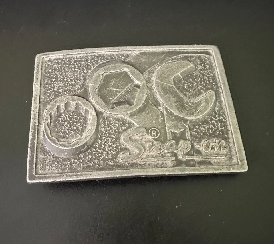 Llaves herramientas de metal de peltre con hebilla de cinturón a presión de colección #347 Wyoming Studio Art EE. UU. Foto 1 de 4