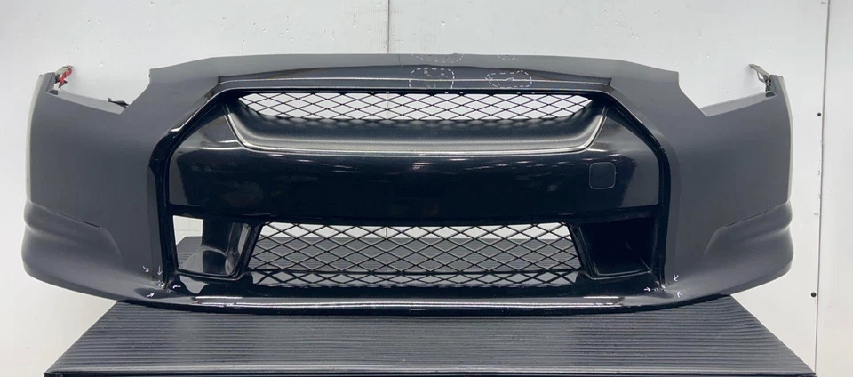 2009-2011 NISSAN GT-R FRONT BUMPER COVER UPPER ASSEMBLY | BLACK OBSIDIAN Foto 1 de 4