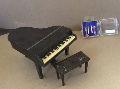Vintage dollhouse Furniture Renwal Piano And Bench, Candlestick Set — 第 1/4 张图片