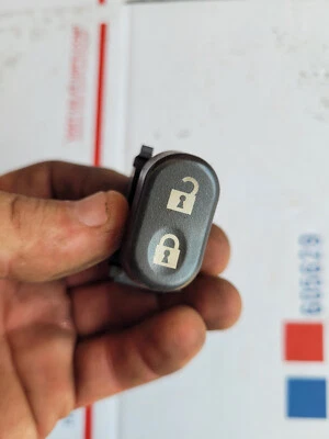 Interruptor de control de bloqueo de puerta del lado del conductor delantero izquierdo Pontiac Torrent 2006-2009 Foto 1 de 2