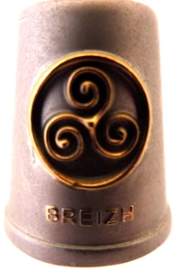 Dé à coudre de collection metal Thimble - BRETAGNE GWEN HA DU HERMINE BZH - Imagen 1 de 2
