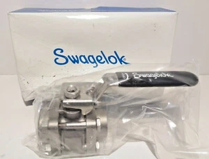 1/2" Swagelok SS-L63TF8 Low Temperature Service 3 Piece Ball Valve 1/2" FNPT - Picture 1 of 5