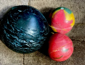 2 Vintage Rubber Bouncy Balls Multi Swirl Color Tie Dye + 1 Small Black Bouncy - Picture 1 of 4
