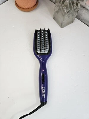 Cepillo alisador suave y alisado Conair con tecnología cerámica Foto 1 de 4