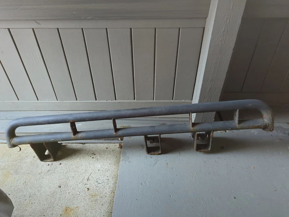 2014 Toyota F J Land Cruiser running boards - Image 1 of 2