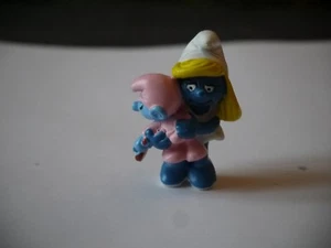PEYO FIGURINE SCHTROUMPFETTE AVEC BÉBÉ ROSE 1987 - Picture 1 of 2