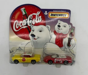 Matchbox Confezione 2 Orsi Polari Coca-Cola 1955 Chevy Bel Air & Camaro 1998 1:64 - Foto 1 di 2