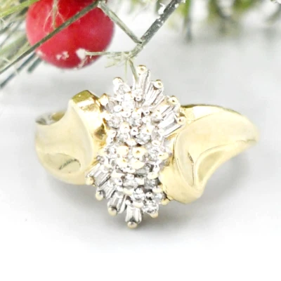 Anillo de piedras preciosas con racimo de diamantes de oro amarillo de 10 k tamaño 6,75 Foto 1 de 4