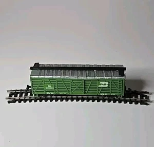 Model Power N Scale Cattle Car Burlington Northern BN 508590 Model Train Car - Picture 1 of 14