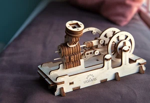 3D PUZZLE Holzpuzzle LUFTMOTOR Baukasten ORIGINAL UGEARS Geschenk DAMPFMOTOR - Bild 1 von 1