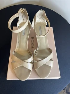 BCBG BG-Valley Matte Soft Nappa Leather Sandals in Warm Sand Size 12M, Flaw - Picture 1 of 8