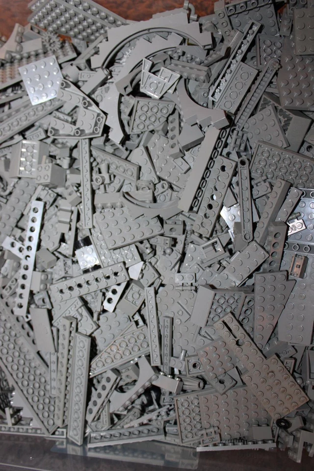 Lego ® 100 alt hellgraue Steine - light gray - Fliesen, Basic, Platten  grau - Bild 1 von 1