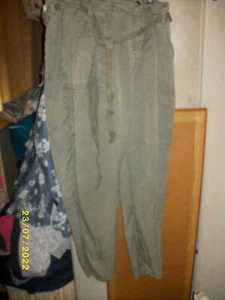 Primark Hose Salbeigrün Gr. 18 👖👖 - Bild 1 von 3