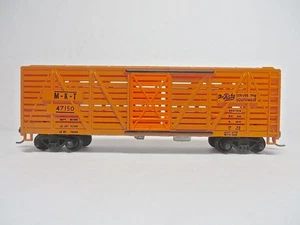 HO Mantua Diecast Base MKT Missouri Kansas & Texas 40' Yellow Stock Car Low Ship - Picture 1 of 5