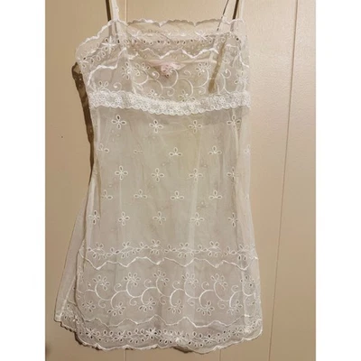 Babydoll de encaje con ojales transparentes Victorias Secret quimise Slip marfil Y2K nupcial XS Foto 1 de 4