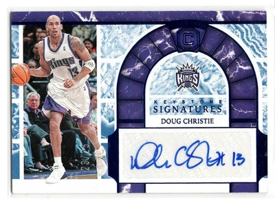 2018-19 Panini Cornerstones Keystone Signatures 23/25 Doug Christie #KS-DCS automático Foto 1 de 2