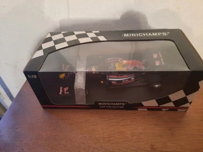 Red Bull RB6 Showcar 2010 Vettel  - Bild 1 von 2