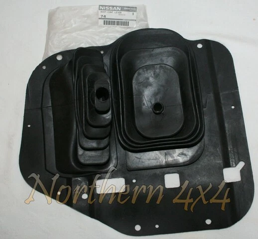 GENUINE Nissan Patrol GU Y61 Floor Gearstick Rubber Boot Upper Manual - image 1 of 1