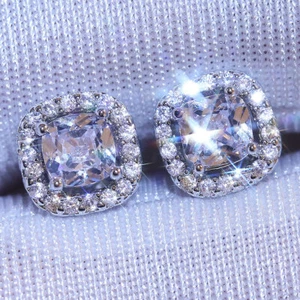 Princess Cut AAA CZ Ear Studs Pendientes de aniversario rellenos de oro blanco de 18 quilates para mujer - Imagen 1 de 6