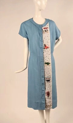VESTIDO DE LINO VINTAGE AÑOS 50 INUSUAL TEMA TRANSPORTE APLIQUES Y CUENTAS  Foto 1 de 4