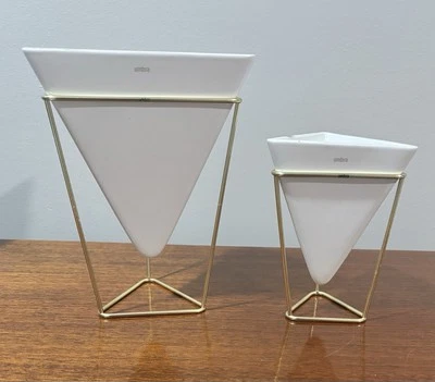2 UMBRA TRIGG RECIPIENTES DE VASO DE CERÂMICA TRIANGULAR e SUPORTES - Imagem 1 de 4