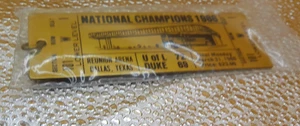 U of L Louisville Cardinals1986 National Campions Basketball metal NOS keychain - Picture 1 of 4