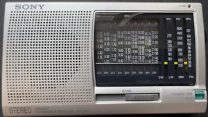 SONY ICF-SW11 Weltempfänger Notfallradio mit Beleuchtungs-Mod & USB-Kabel - Bild 1 von 10