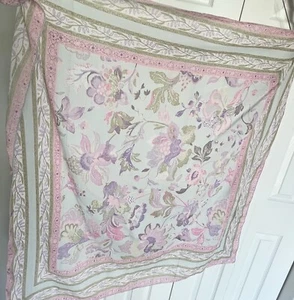 Schöner 40" quadratischer Damen Schal hell und rosa geblümt - Bild 1 von 5