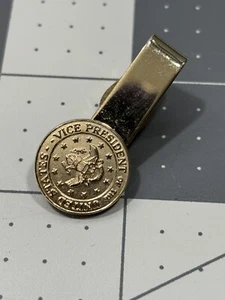 Vice President Of The United States Tie Clip Gold Colored Metal Seal Robbins Co - Picture 1 of 11
