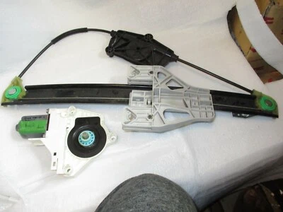 audi A4 S4 right rear door oem window requlator with motor 8K0839462A - Image 1 of 4