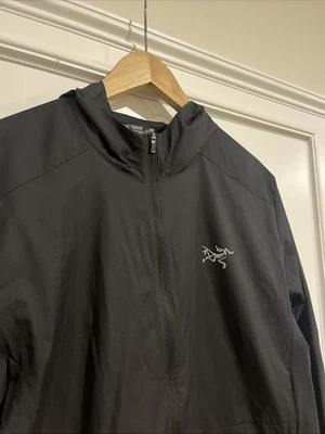 Chaqueta cortavientos con capucha Arcteryx Incendo negra logotipo para hombre talla EXCELENTE Foto 1 de 4