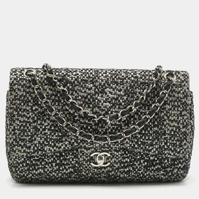 Bolso Chanel Negro Gris Acolchado Tweed Jumbo Clásico Doble Solapa Foto 1 de 4