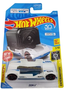 Hot Wheels 2018 Experimotors • Zoom In • Coche diecast blanco 1:64 para cámara GoPro - Imagen 1 de 3