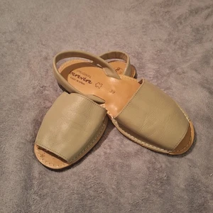 Sandali in pelle spagnoli donna 39 (8.5US) Biege Slingback BEREVERE originali - Foto 1 di 8