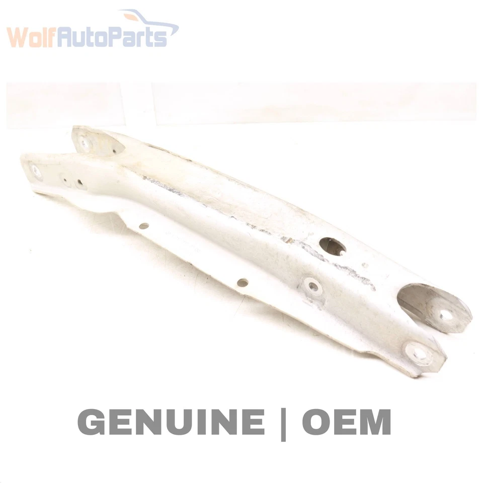 Mercedes-Benz CLA45 AMG 2020 - brazo de control inferior trasero 2473523700 Foto 1 de 4