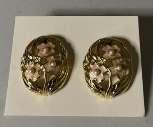 Vintage AVON Pierced Earrings Springtime Floral - Picture 1 of 5