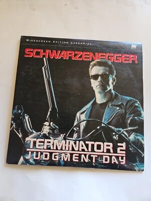 Terminator 2 Judgement Day Laserdisc Arnold Schwarzenegger Vintage 1991 2Disc VG - Image 1 of 4