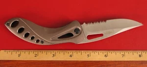 VINTAGE CAMILLUS TITANIUM WELLENSCHLIFF KLINGE VERRIEGELUNG TASCHENMESSER MIT GÜRTELCLIP! - Bild 1 von 1