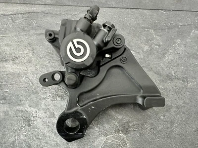 Pinza trasera Triumph Street Triple 765 RS 2017 BREMBO 12184 millas 2018-2021 OEM Foto 1 de 4