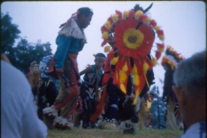 4 diapositive 35mm vintage 1958 nativi americani indiani danza spettacolo cultura - Foto 1 di 4