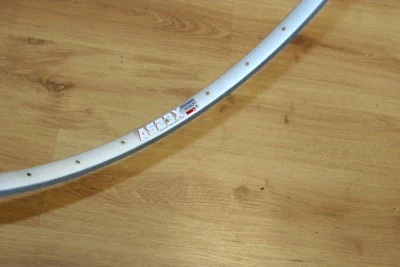 Llanta de bicicleta de aleación Weinmann AS23X 36 agujeros plateada 700c 622 mm WR8 Foto 1 de 2