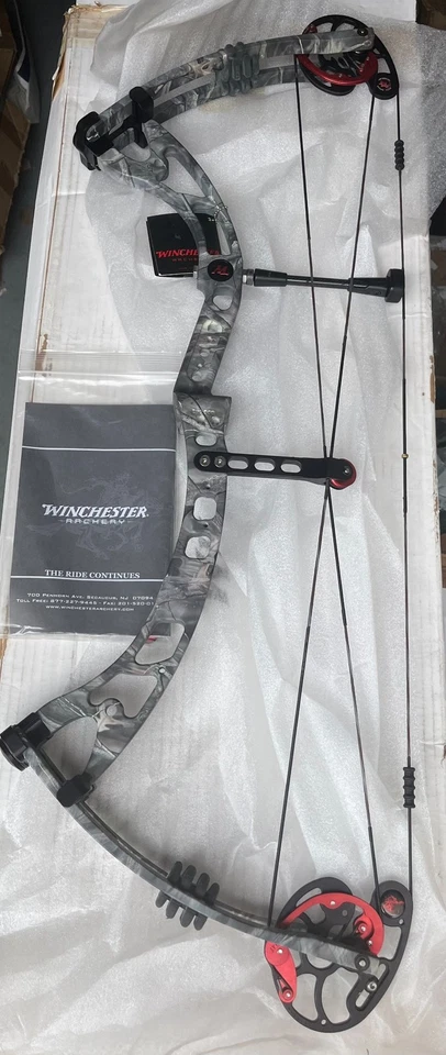 Winchester 1016029RHRW Quicksilver 34 RH Camo 29" 60 Compound Bow Reaper Woods - Image 1 of 1
