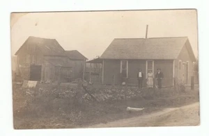 Vintage RPPC Echt Foto Postkarte GARTENSCHEUNE Wilson Farm Landhaus Familie! - Bild 1 von 2